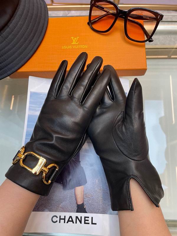 LV gloves hm27